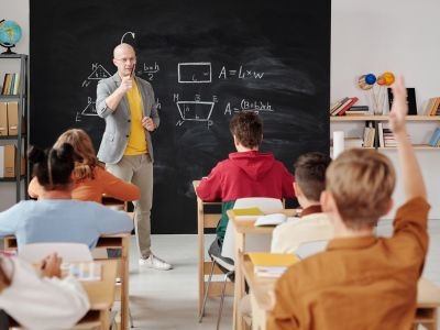 Ya puedes solicitar las ayudas de formación para hijos/as de 21-25 años, e hijos/as con discapacidad