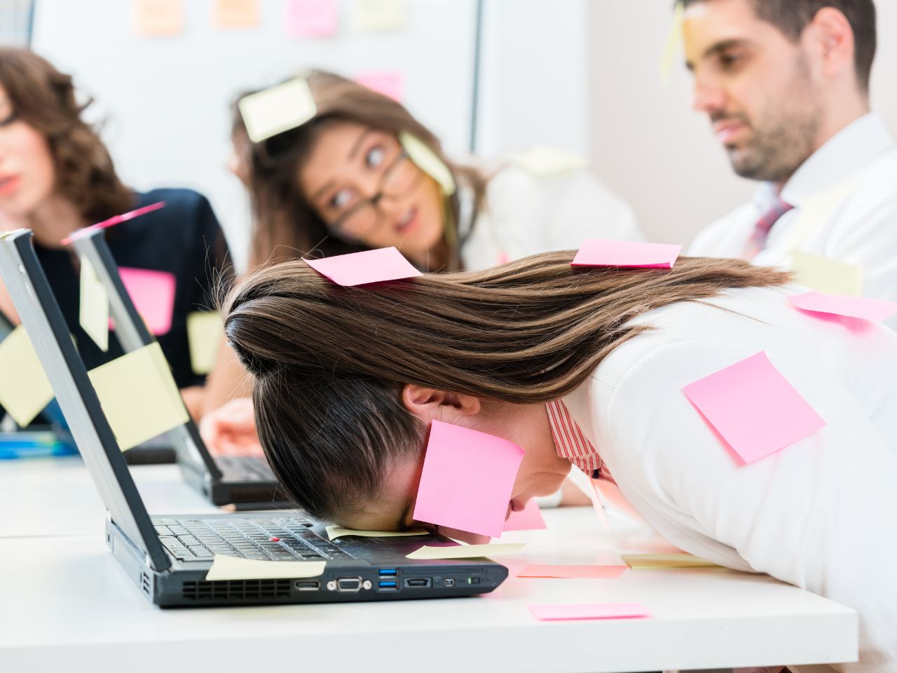 ANALISTAS DE EMPRESAS: Más carga de trabajo, más responsabilidad y cero reconocimiento económico.