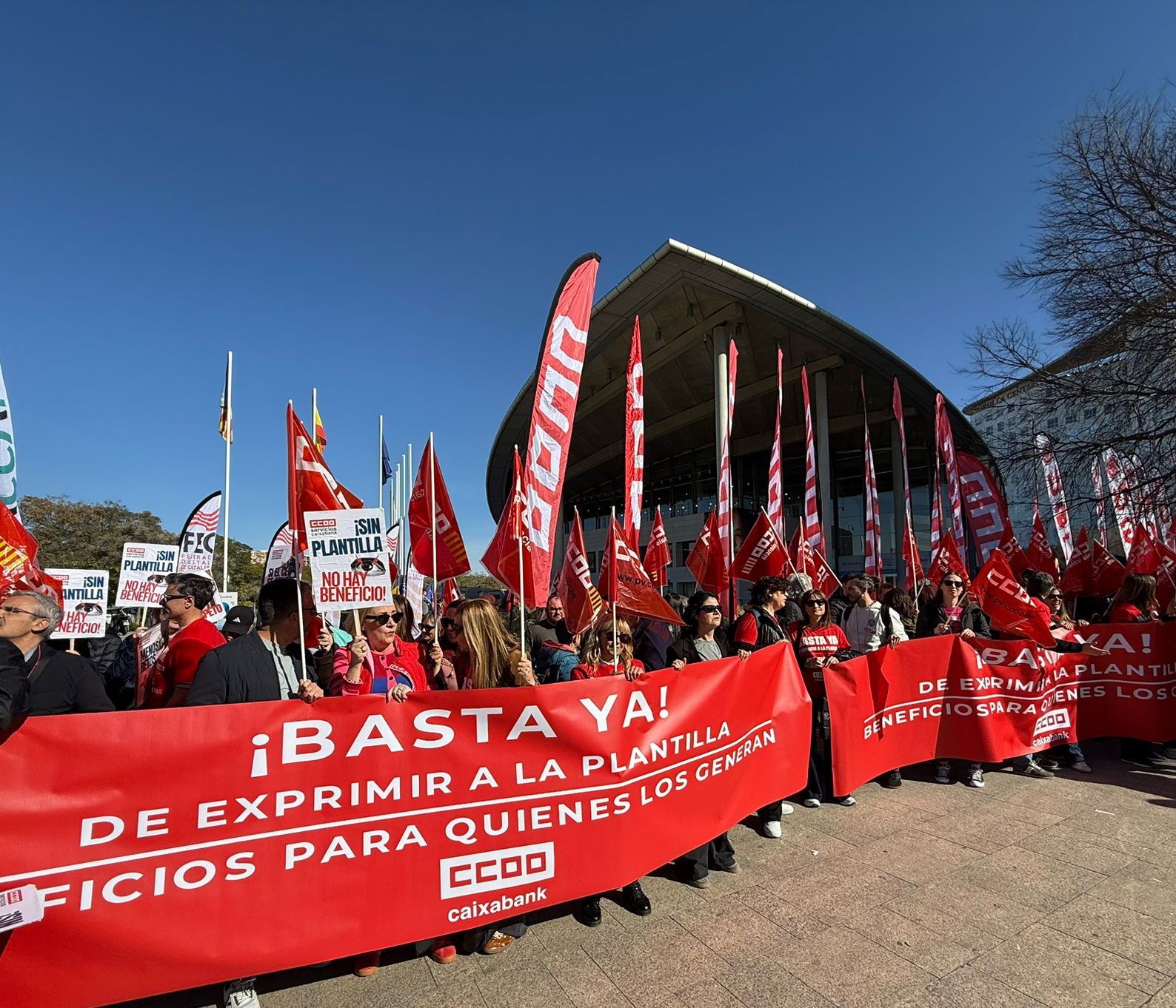 HUELGA HISTÓRICA EN CAIXABANK: LA PLANTILLA DICE BASTA