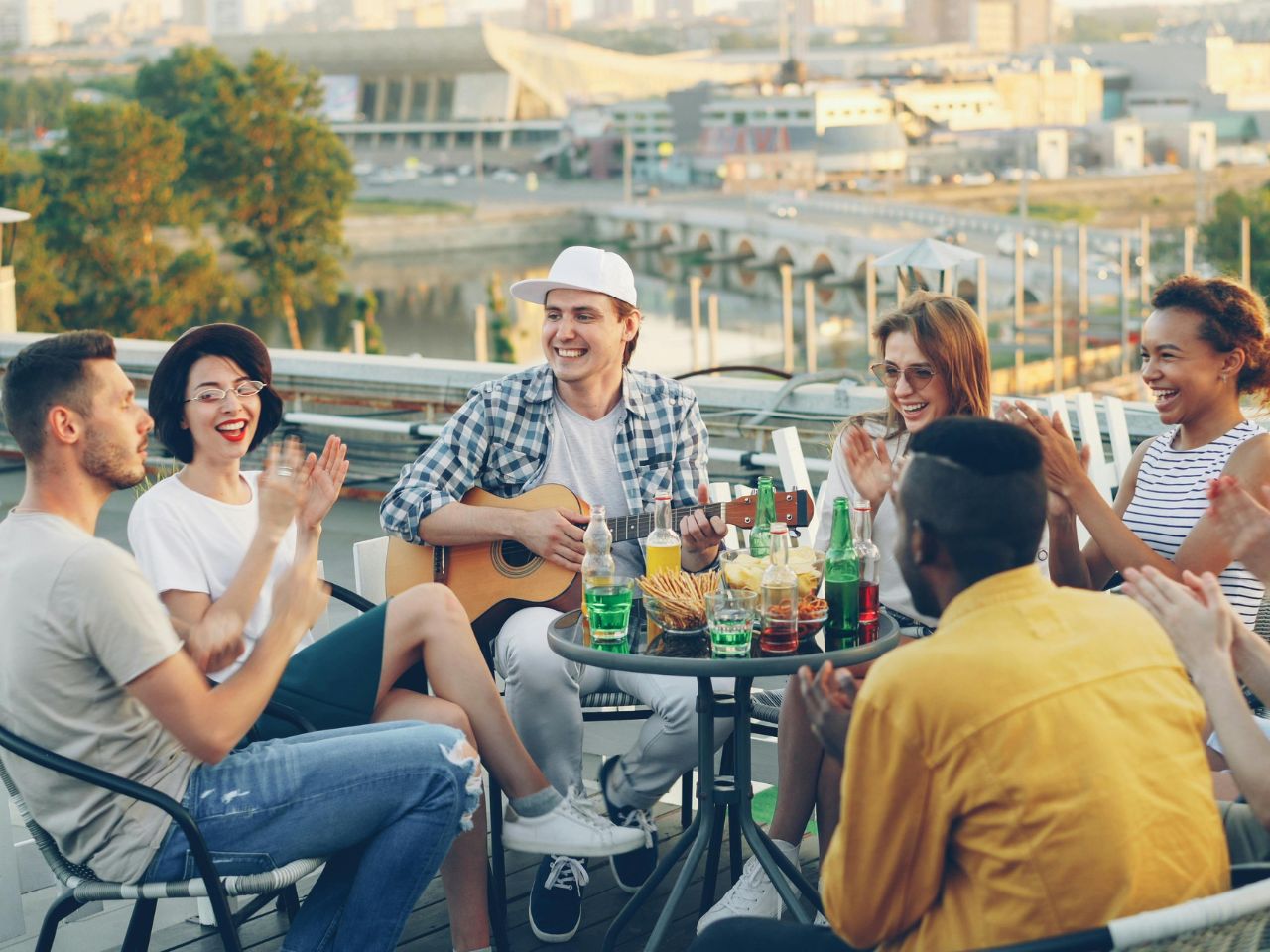 CCOO defiende el derecho a disfrutar los 14 festivos anuales y actuará por vía jurídica para garantizar el tiempo de descanso de la plantilla.